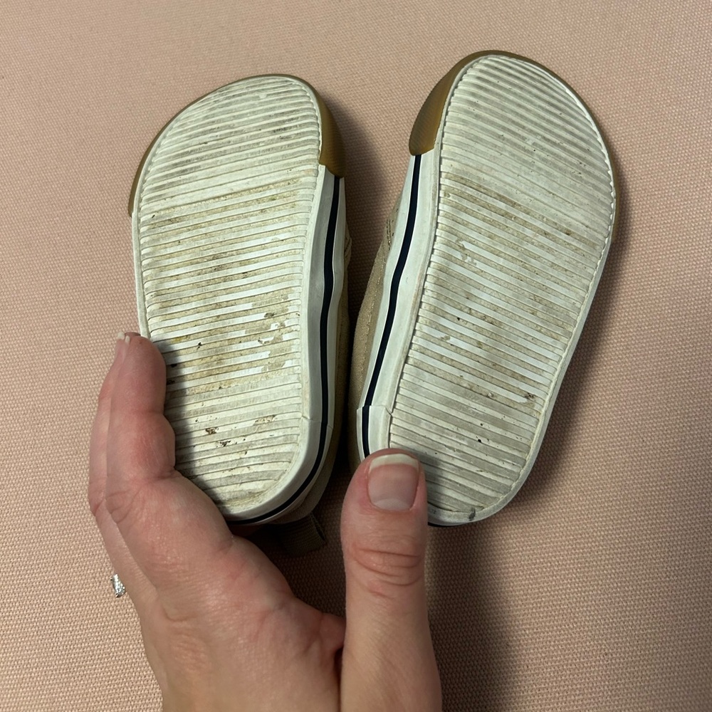 Old Navy Toddler Size 6 Slip-Ons - Picture 3 of 4